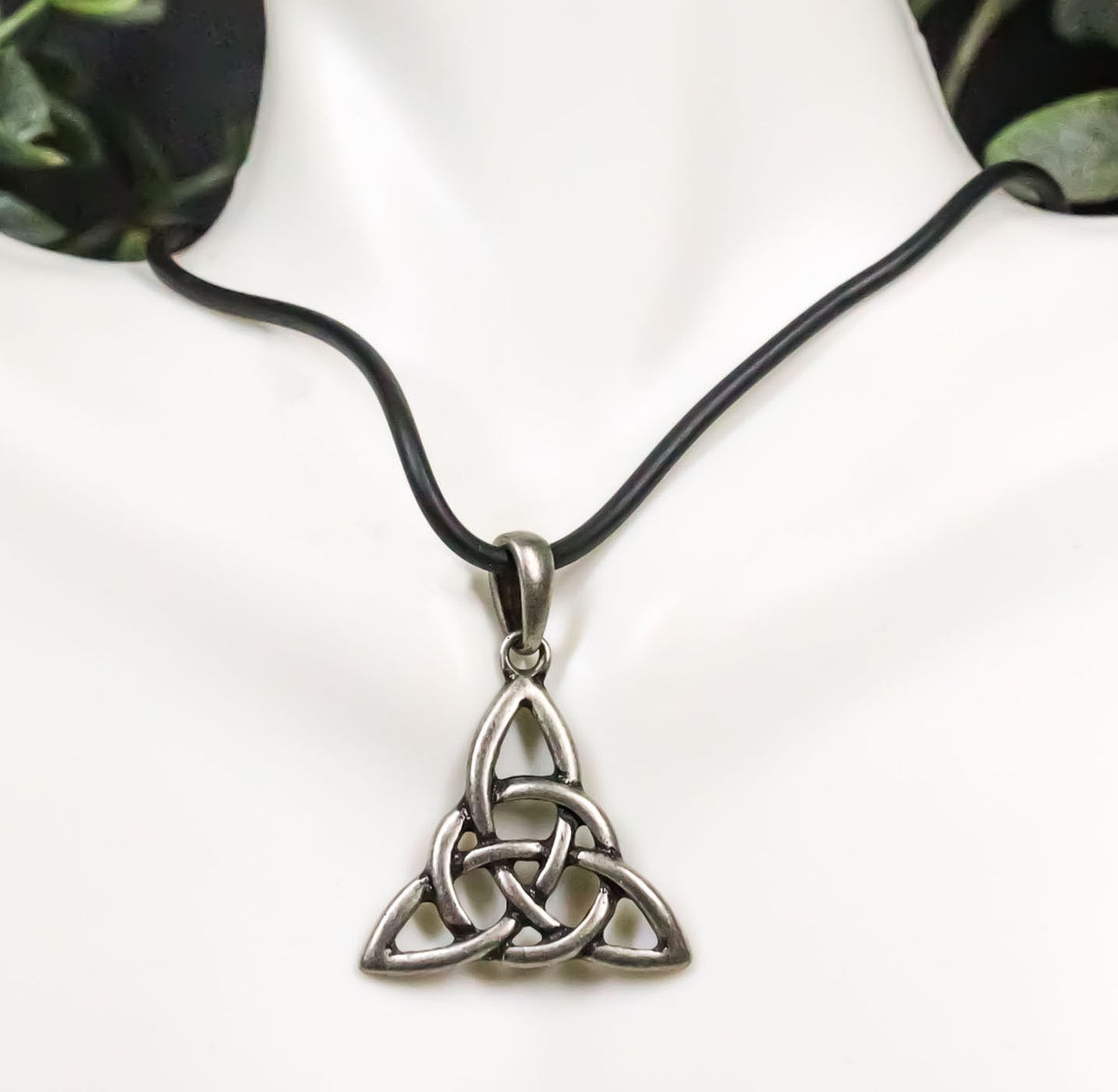 Celtic Trinity Tribal Knotwork Pendant Medallion Necklace Accessory Jewelry