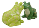 Ribbit Love Green Tree Frogs Toads Kissing Ceramic Salt And Pepper Shakers Set