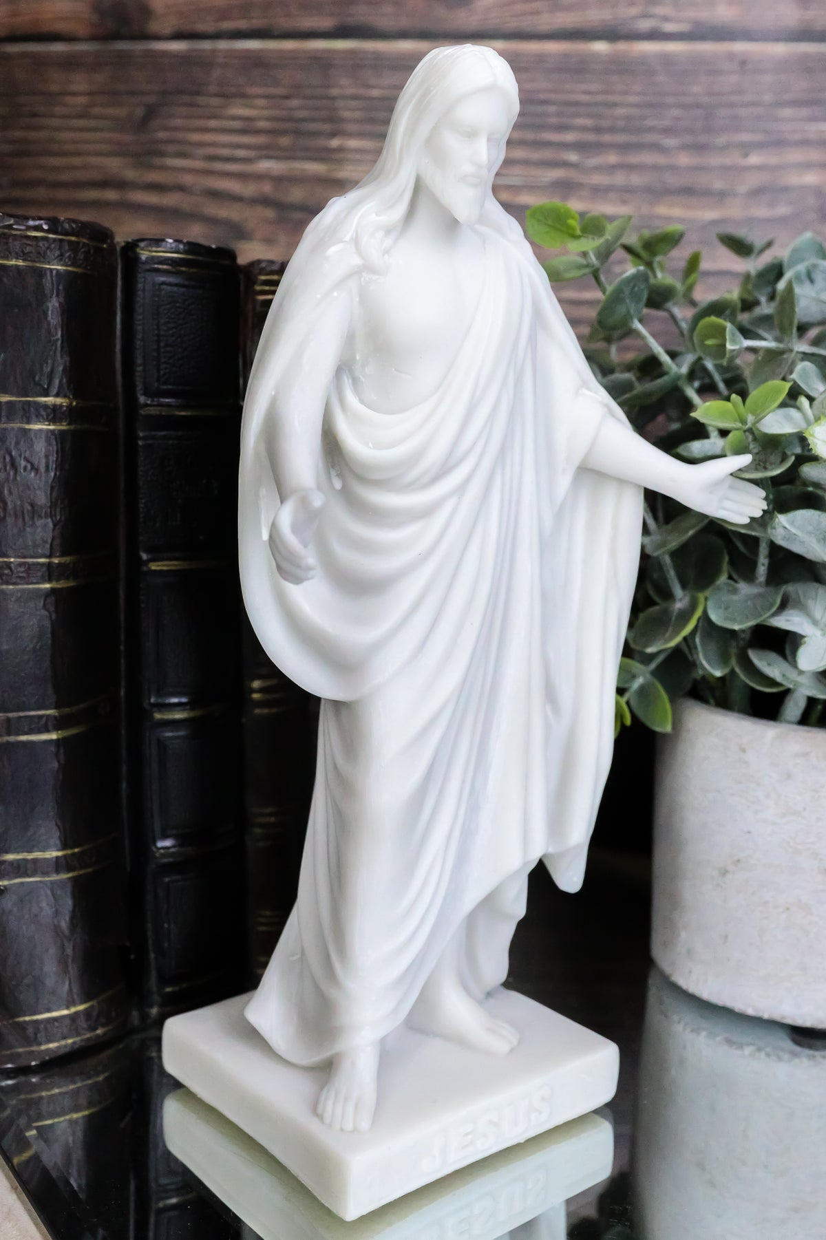 Ebros Thorvaldsen Christus Statue 8"H Copenhagen Museum Jesus Is Risen Figurine