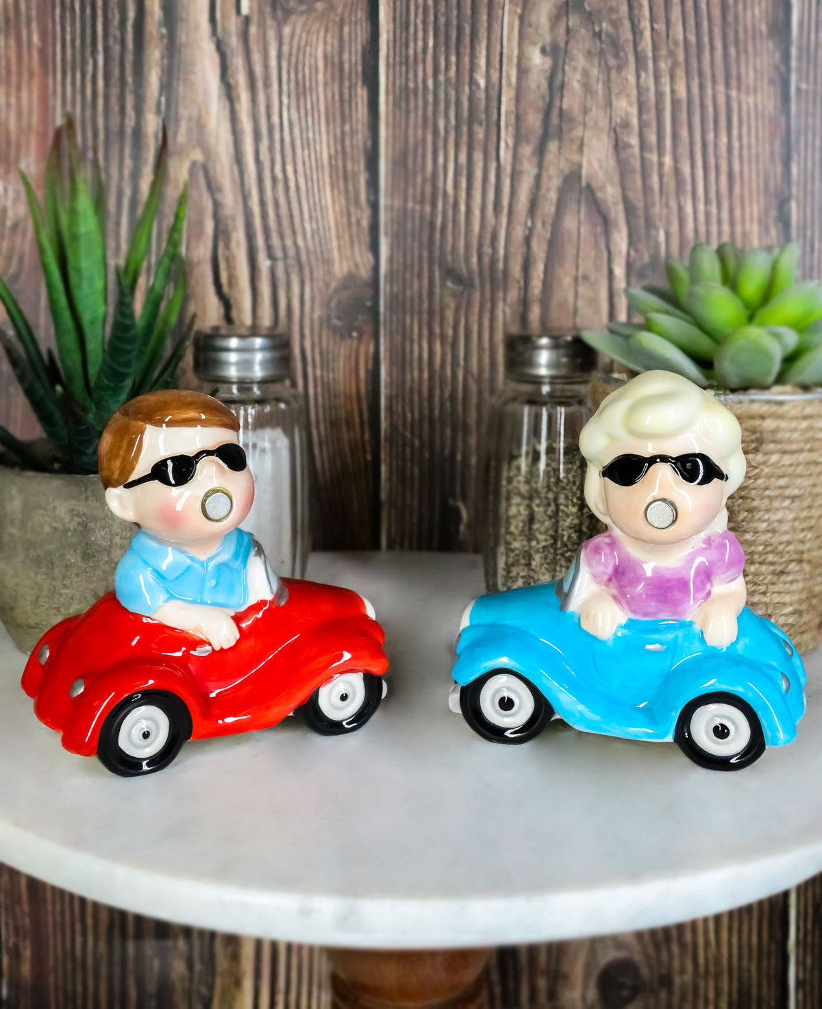Love You Valentines Couple Kissing In Cars Magnetic Salt And Pepper Shakers Set - Ebros Gift