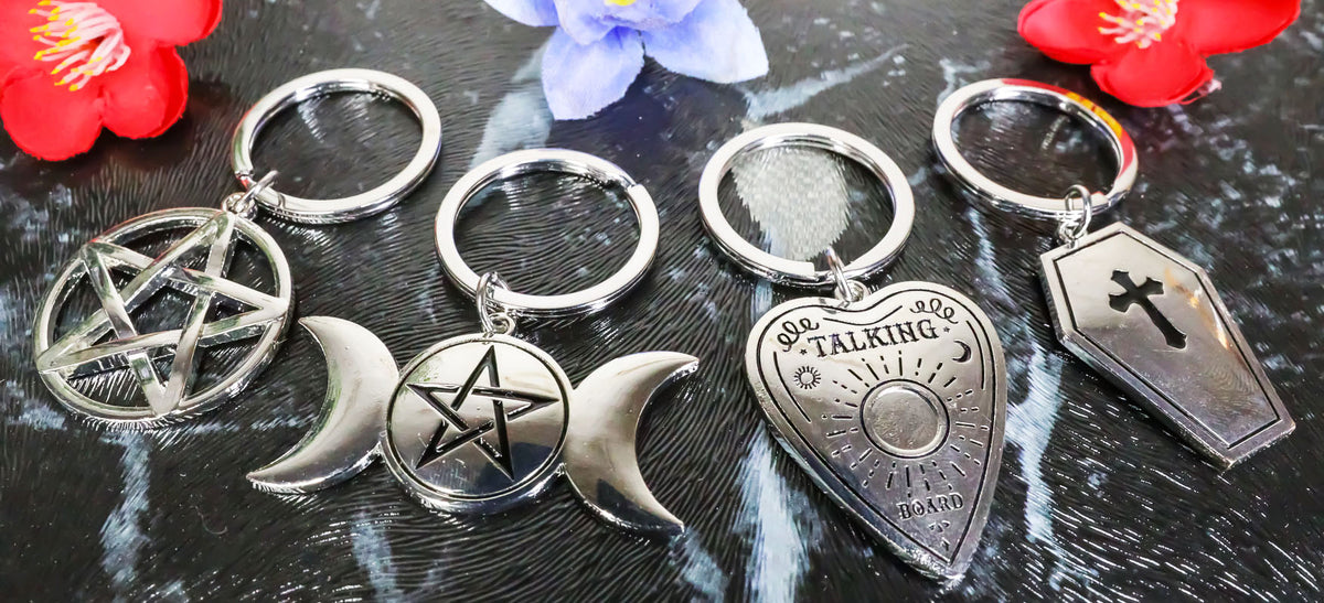 Pack of 24 Metal Wicca Occult Triple Moon Pentagram Coffin Planchette Keychains
