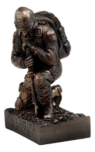Ebros War Battlefield Kneeling Soldier 8.5"H Honor & Valor Military Combat Unit