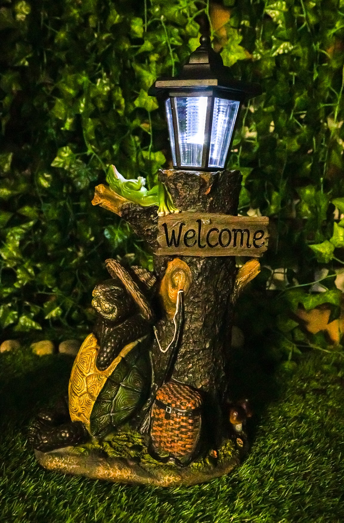 Summer Turtle Tortoise & Frog Hiker Statue With Solar Powered Lantern LED Light